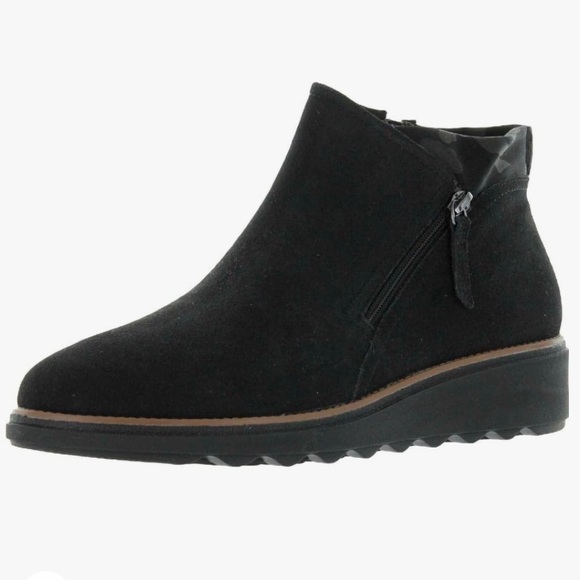 Clarks Collection Sharon Ease Black Suede Leather Ankle Booties Size 6.5 NIB - Picture 1 of 8